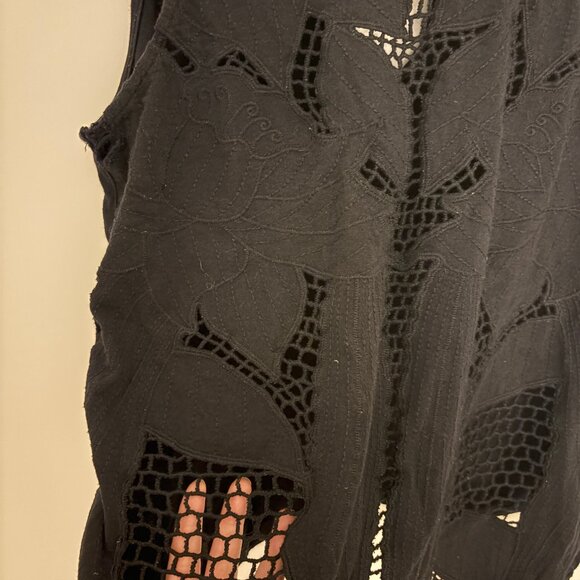 Vero moda black eyelet top - Picture 2 of 3